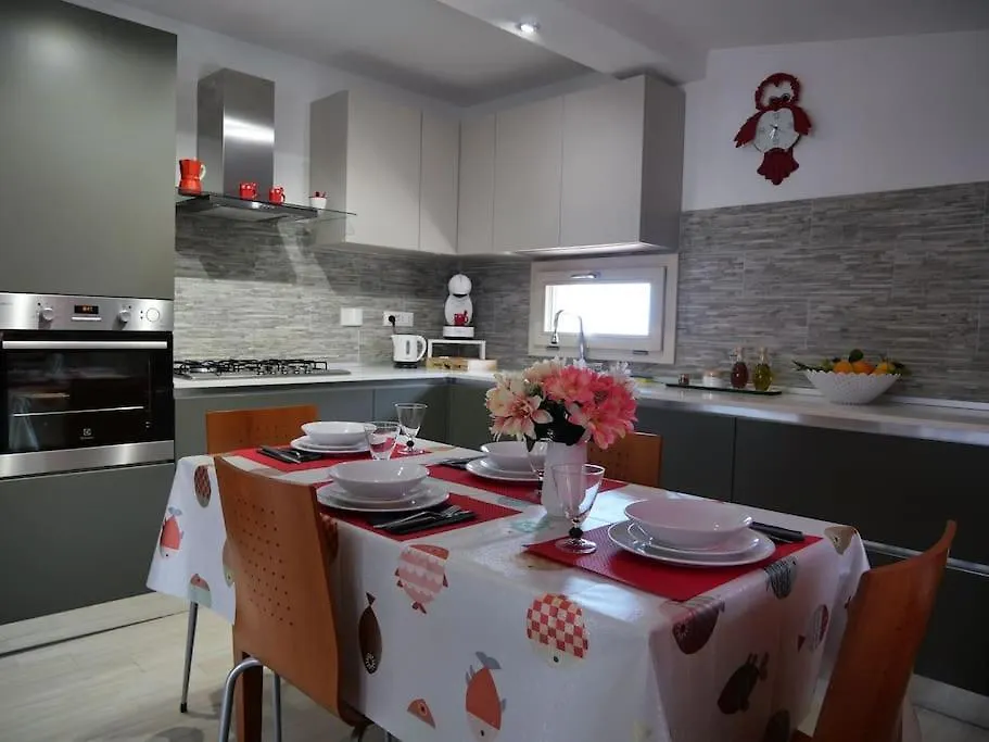 Jacuzzi, Sea View, Two Large Exclusive Terraces Apartman Camporosso